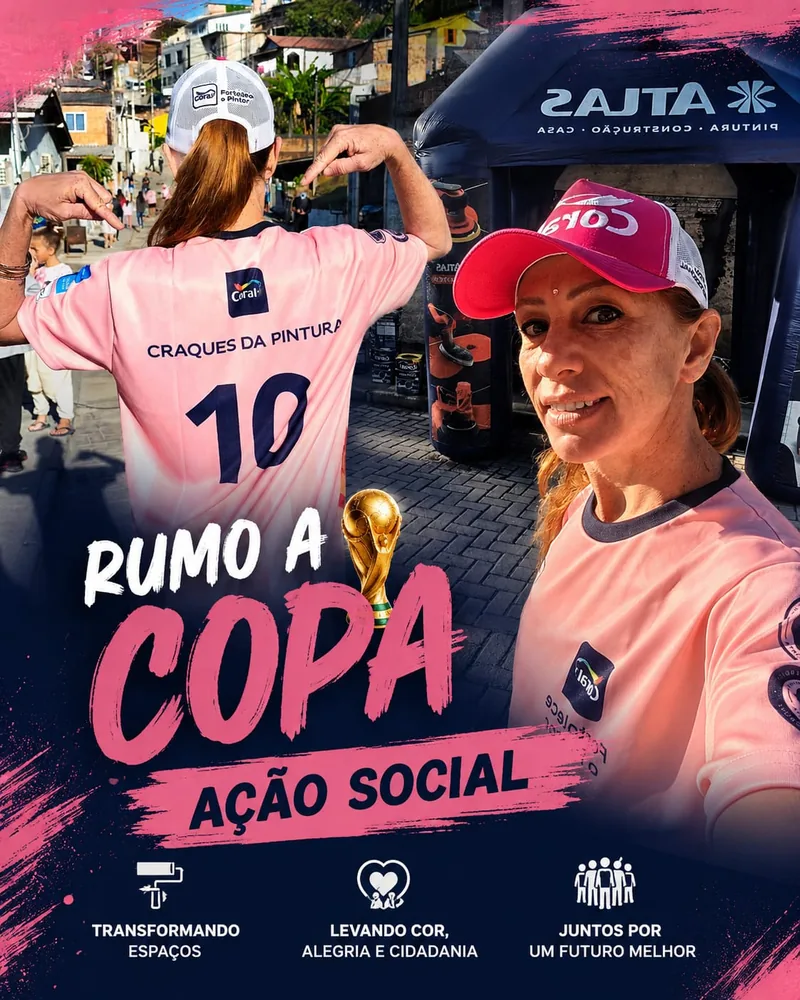 Rosimeri Groth com a camisa Craques da Pintura na ação social Rumo à Copa